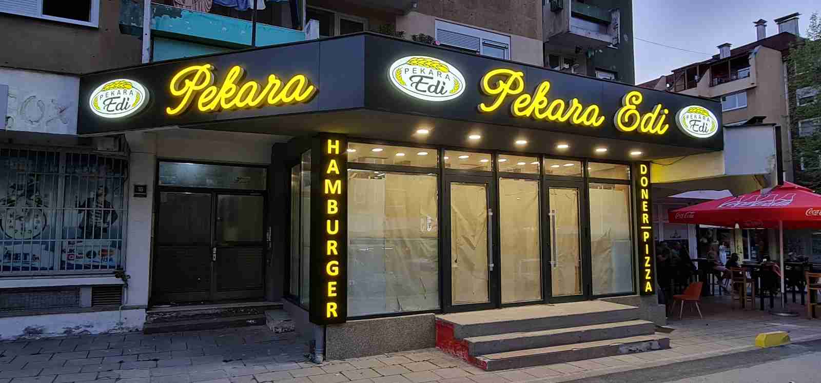 Visual Art Sarajevo Alubond svjetleće reklame - Alubond reklame su elegantna i izdržljiva rešenja za eksterijerne i enterijerne oznake.