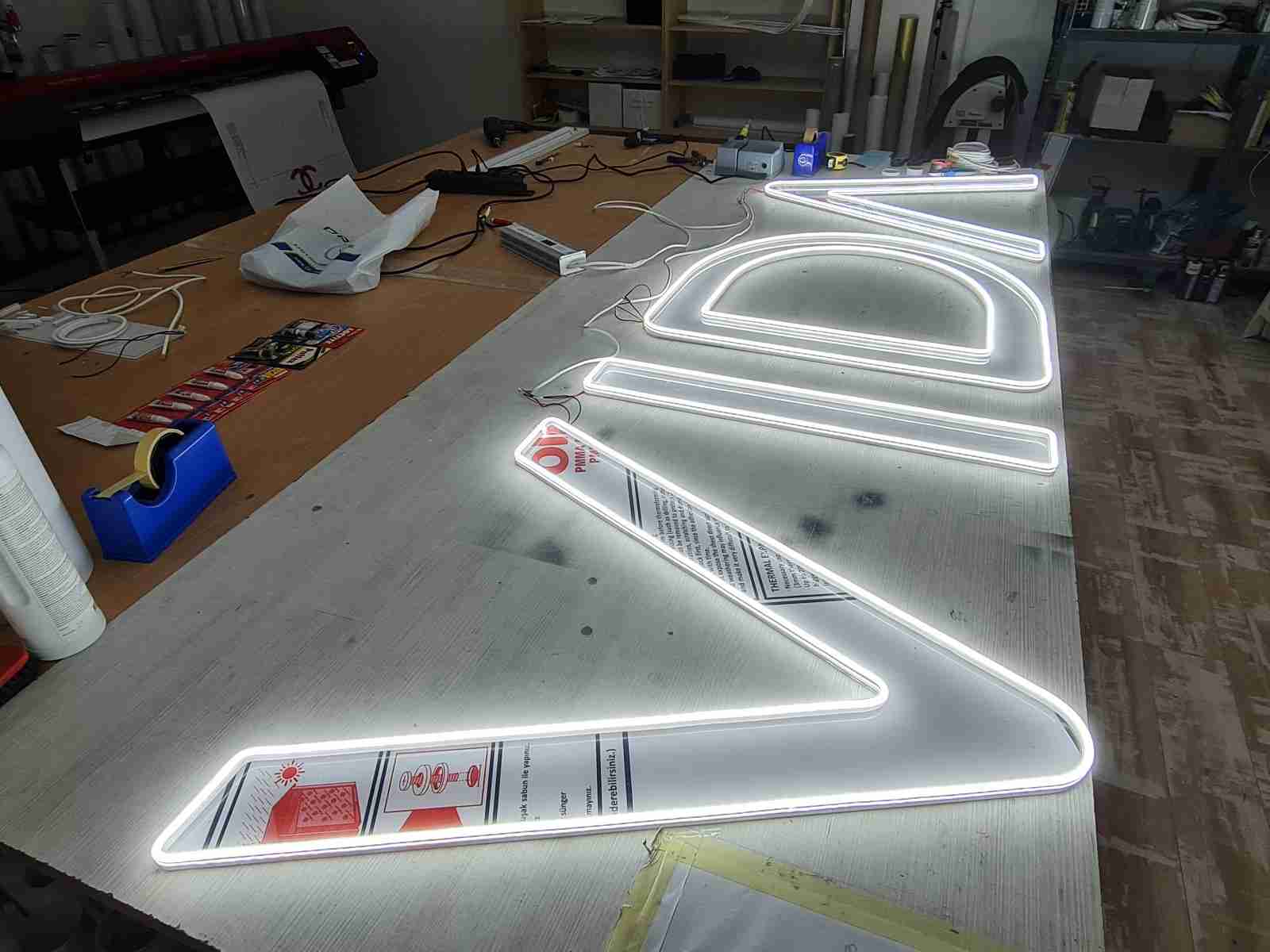 Visual Art Sarajevo LED Neon - LED neon reklame donose nostalgični šarm neona u modernom izdanju.